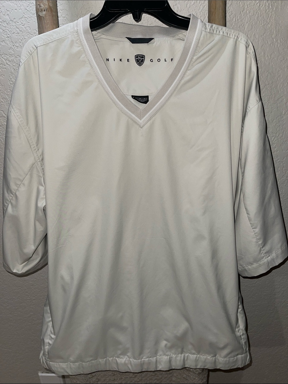 Nike Cream V-Neck Golf Pullover